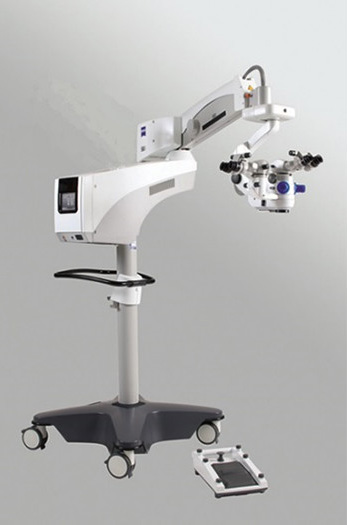 手術顕微鏡：ZEISS LUMERA700